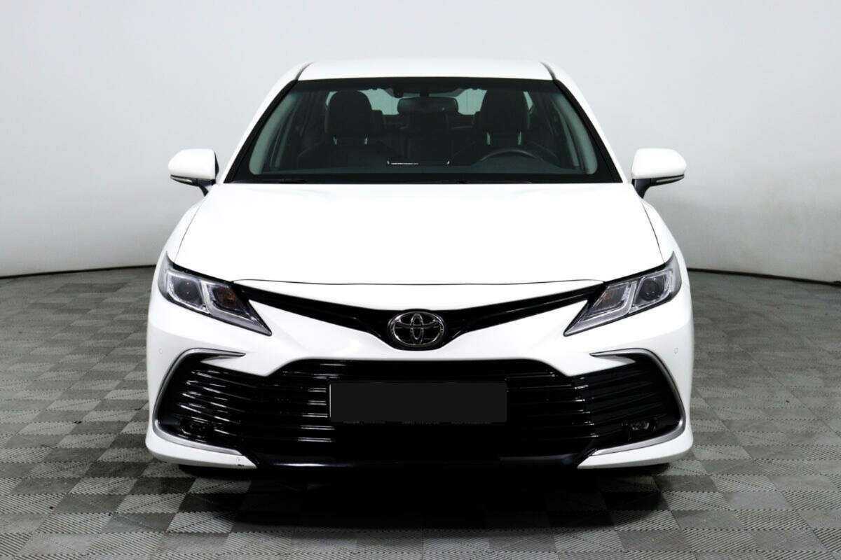 Toyota Camry, 2021 - фото №2