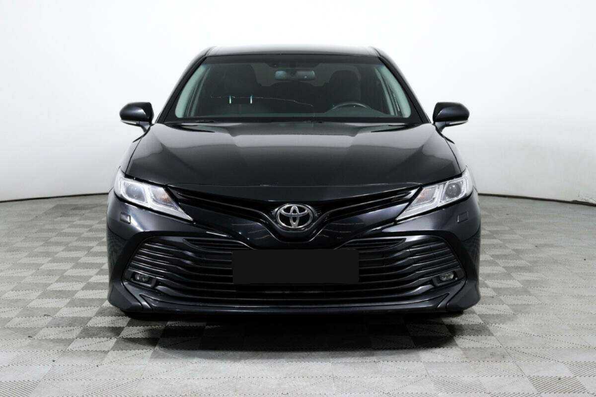 Toyota Camry, 2019 - фото №2