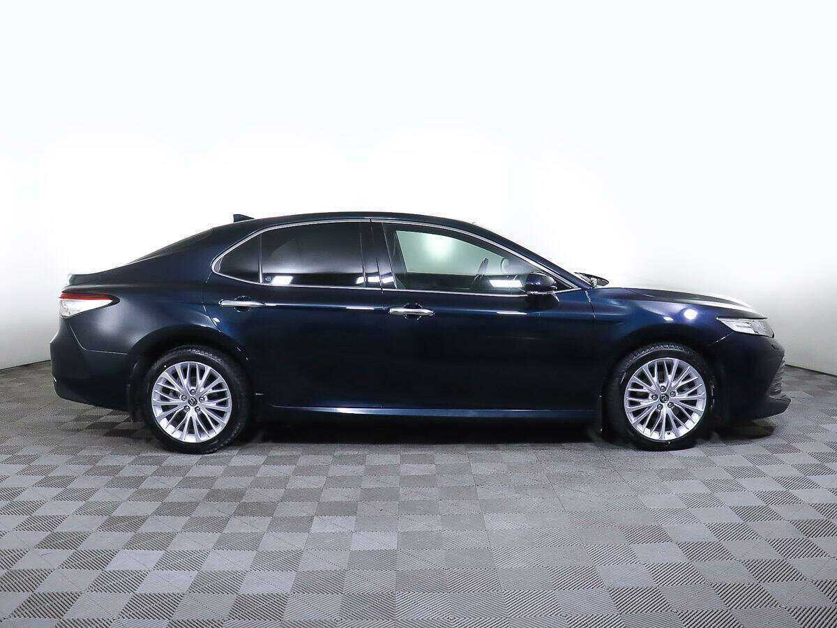 Toyota Camry, 2019 - фото №3