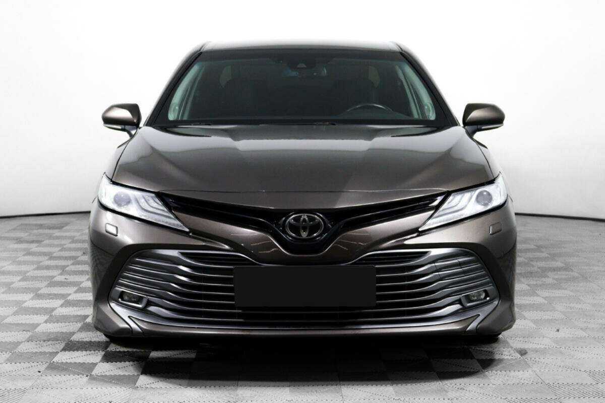 Toyota Camry, 2019 - фото №2