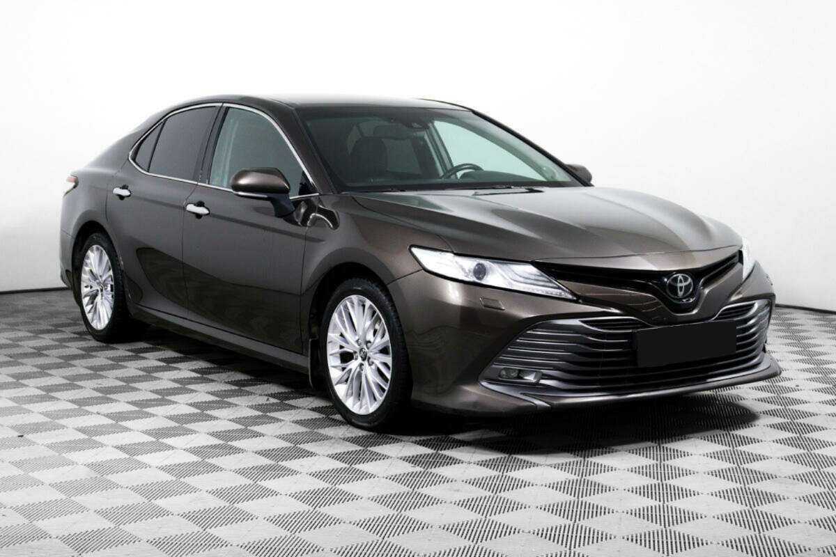 Toyota Camry, 2019 - фото №3