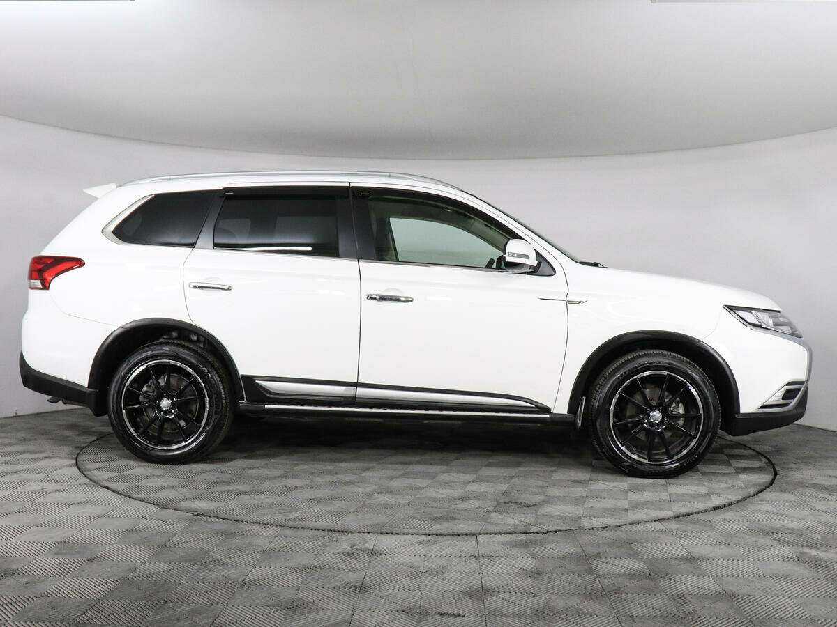 Mitsubishi Outlander, 2020 - фото №4