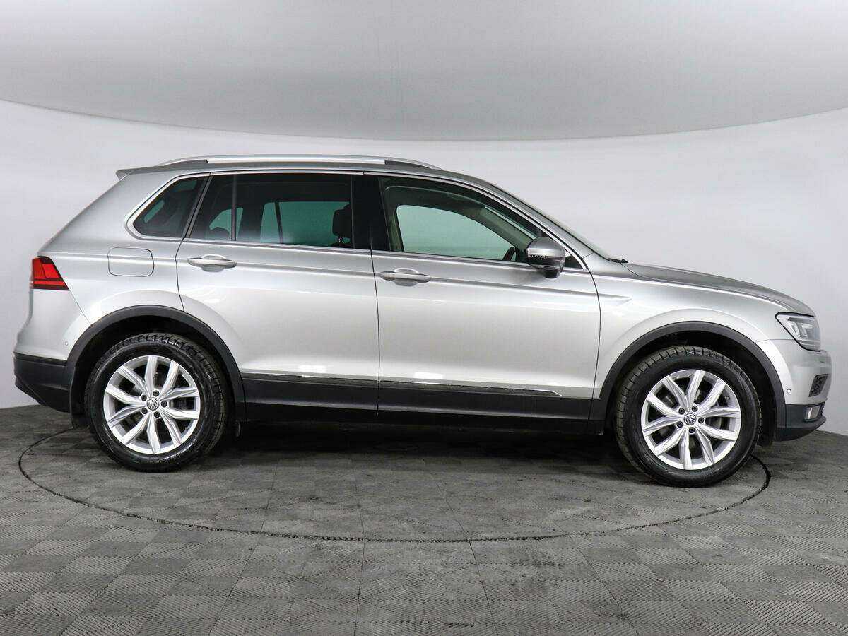 Volkswagen Tiguan, 2020 - фото №4