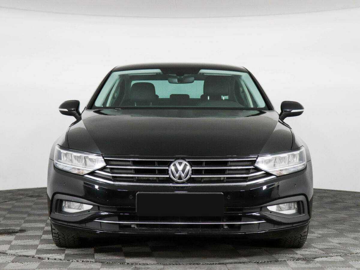 Volkswagen Passat, 2020 - фото №2
