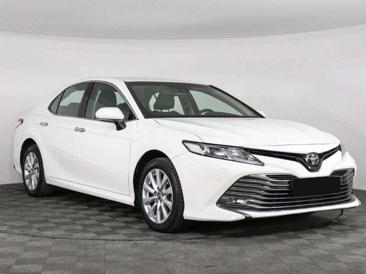 Toyota Camry, 2019 - фото №3