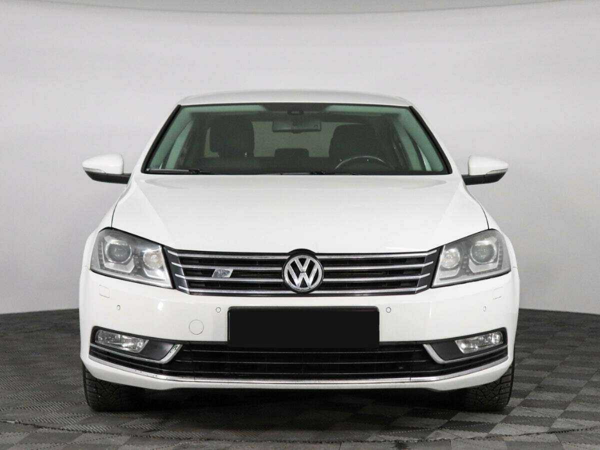 Volkswagen Passat, 2013 - фото №2
