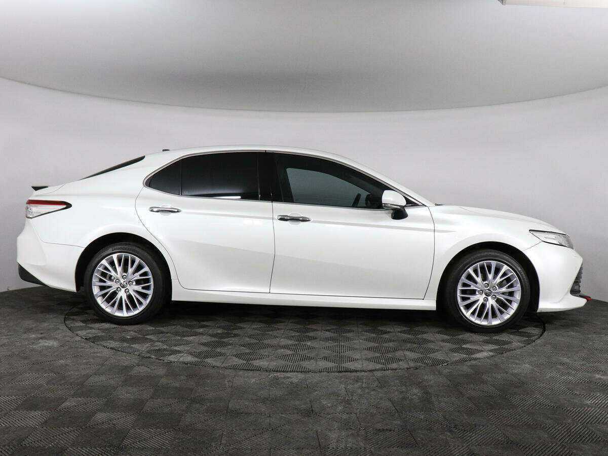 Toyota Camry, 2019 - фото №4