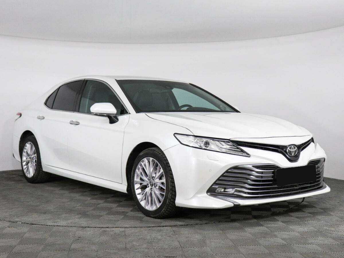 Toyota Camry, 2020 - фото №3