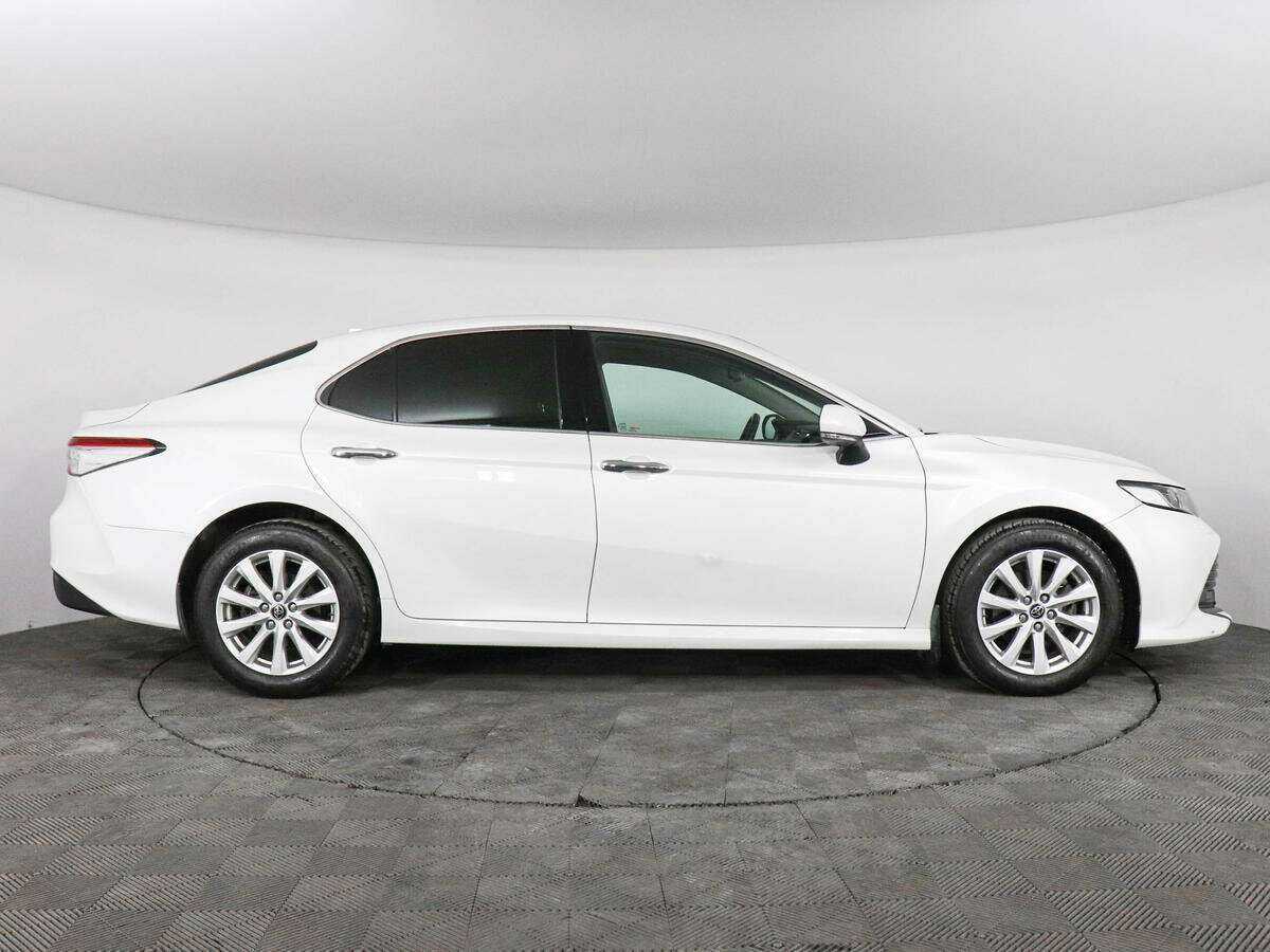 Toyota Camry, 2019 - фото №4