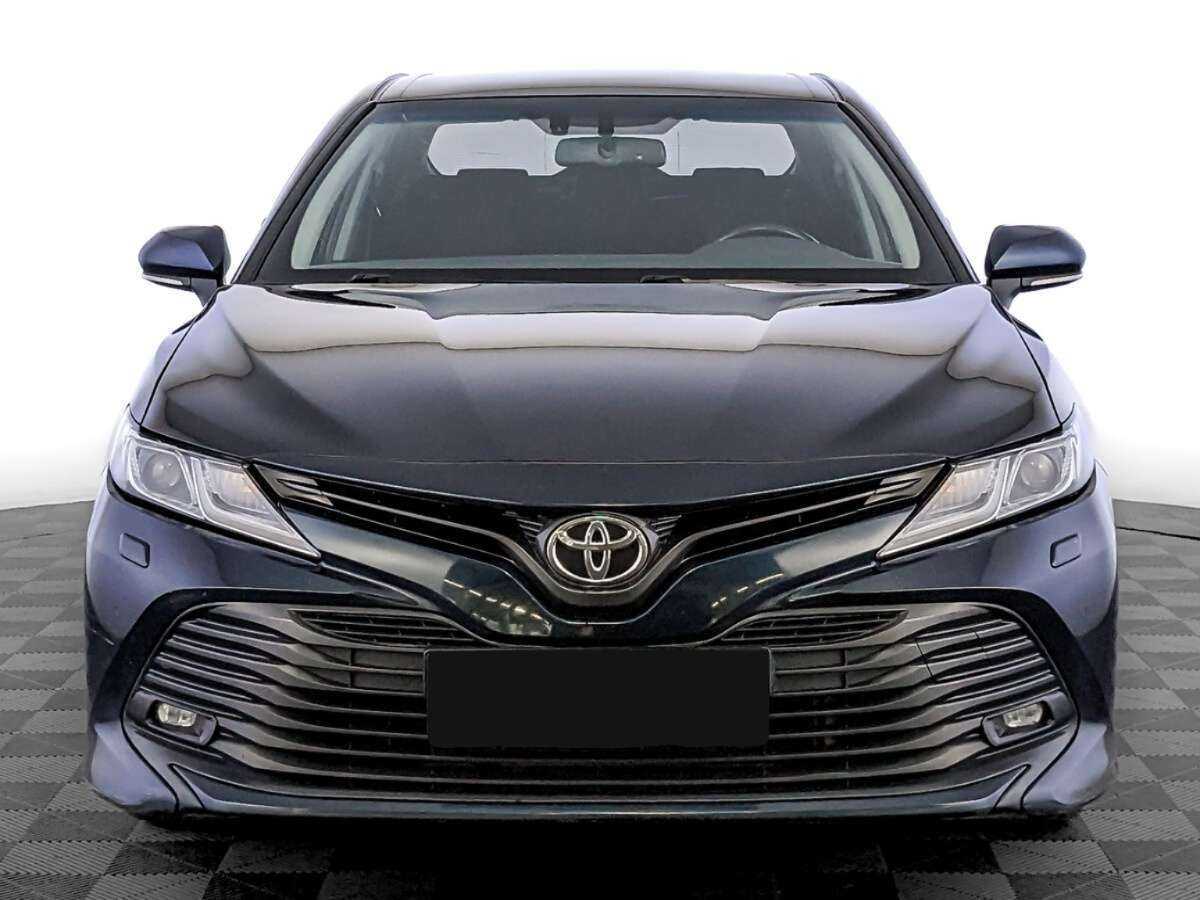 Toyota Camry, 2020 - фото №2