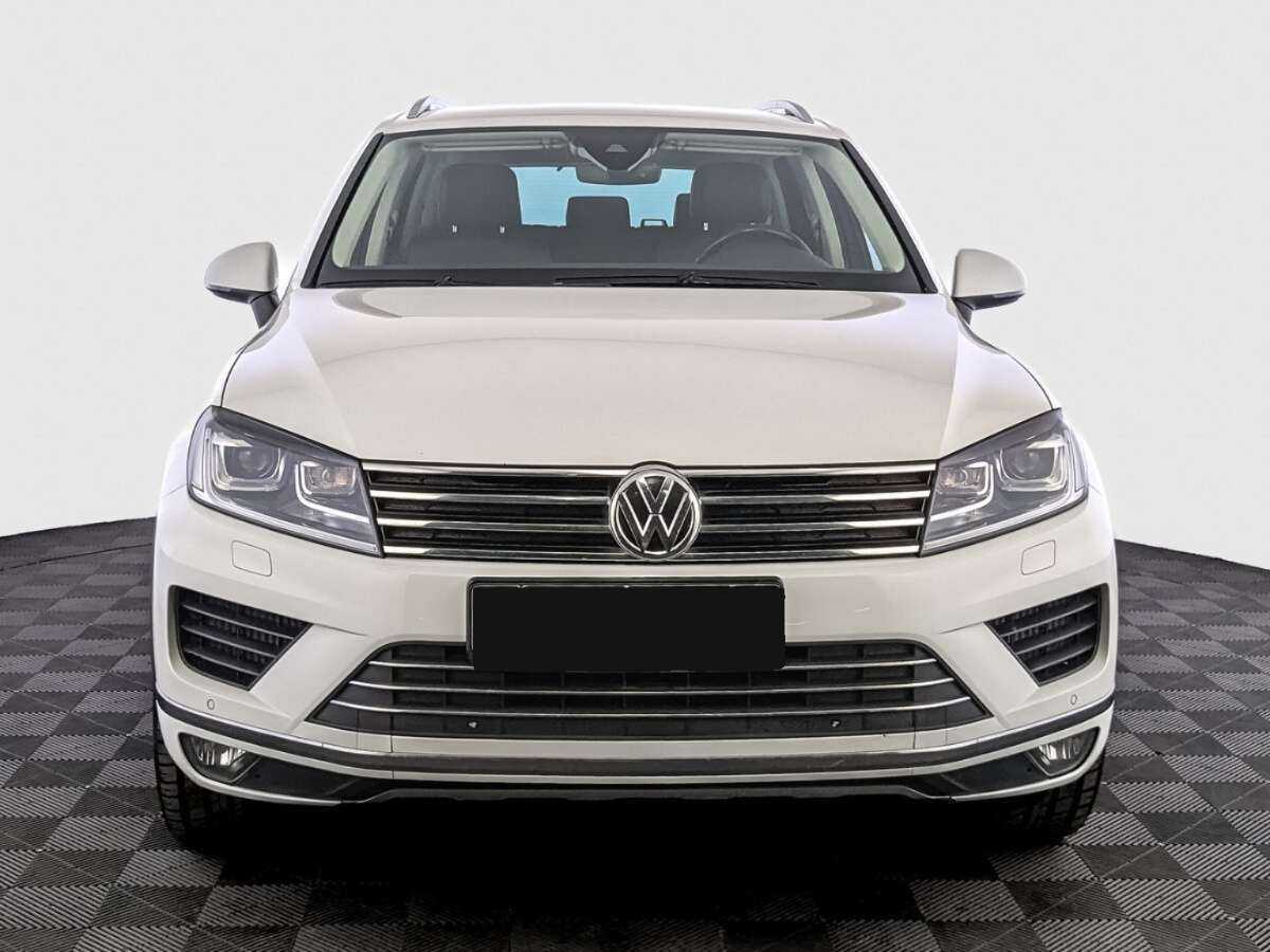 Volkswagen Touareg, 2017 - фото №2