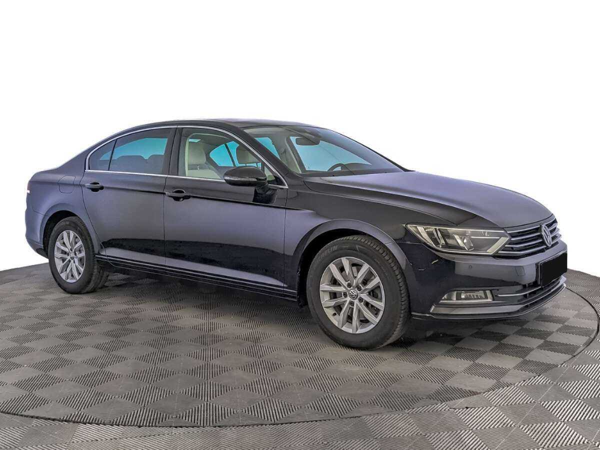 Volkswagen Passat, 2018 - фото №3