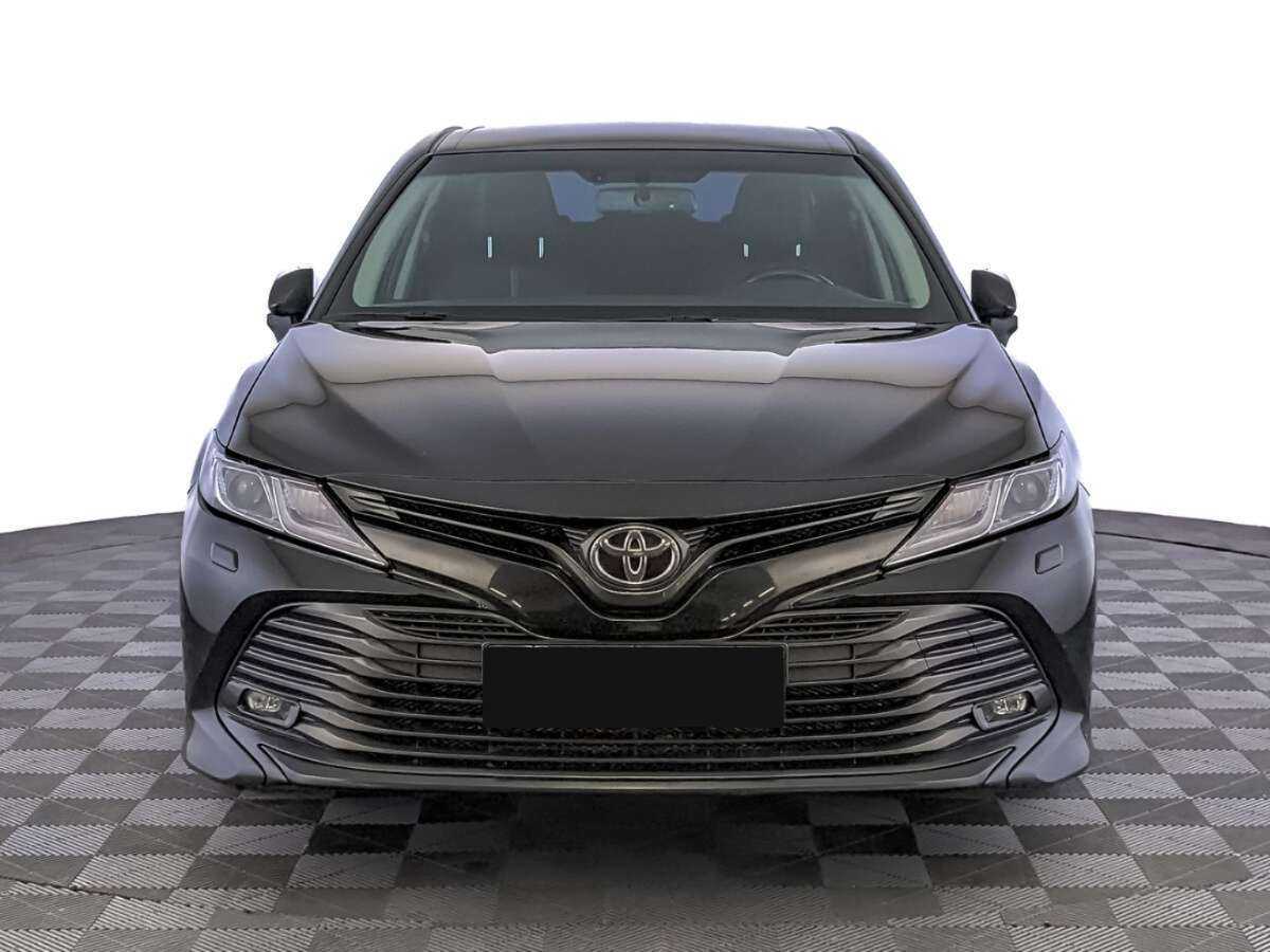 Toyota Camry, 2019 - фото №2