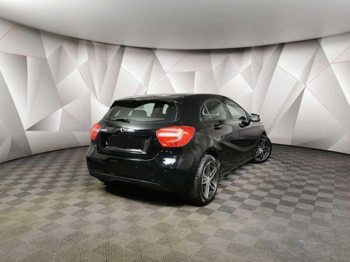 Mercedes-Benz A-Класс 180, 2014 - фото №2