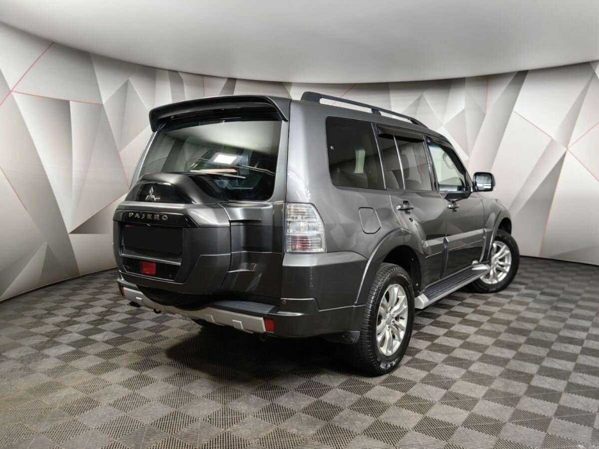 Mitsubishi Pajero, 2015 - фото №2