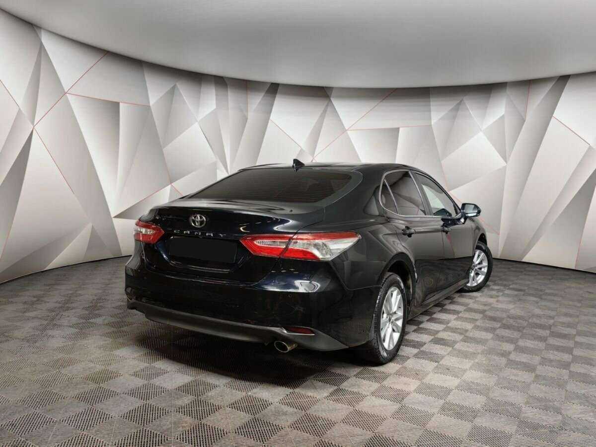 Toyota Camry, 2019 - фото №2