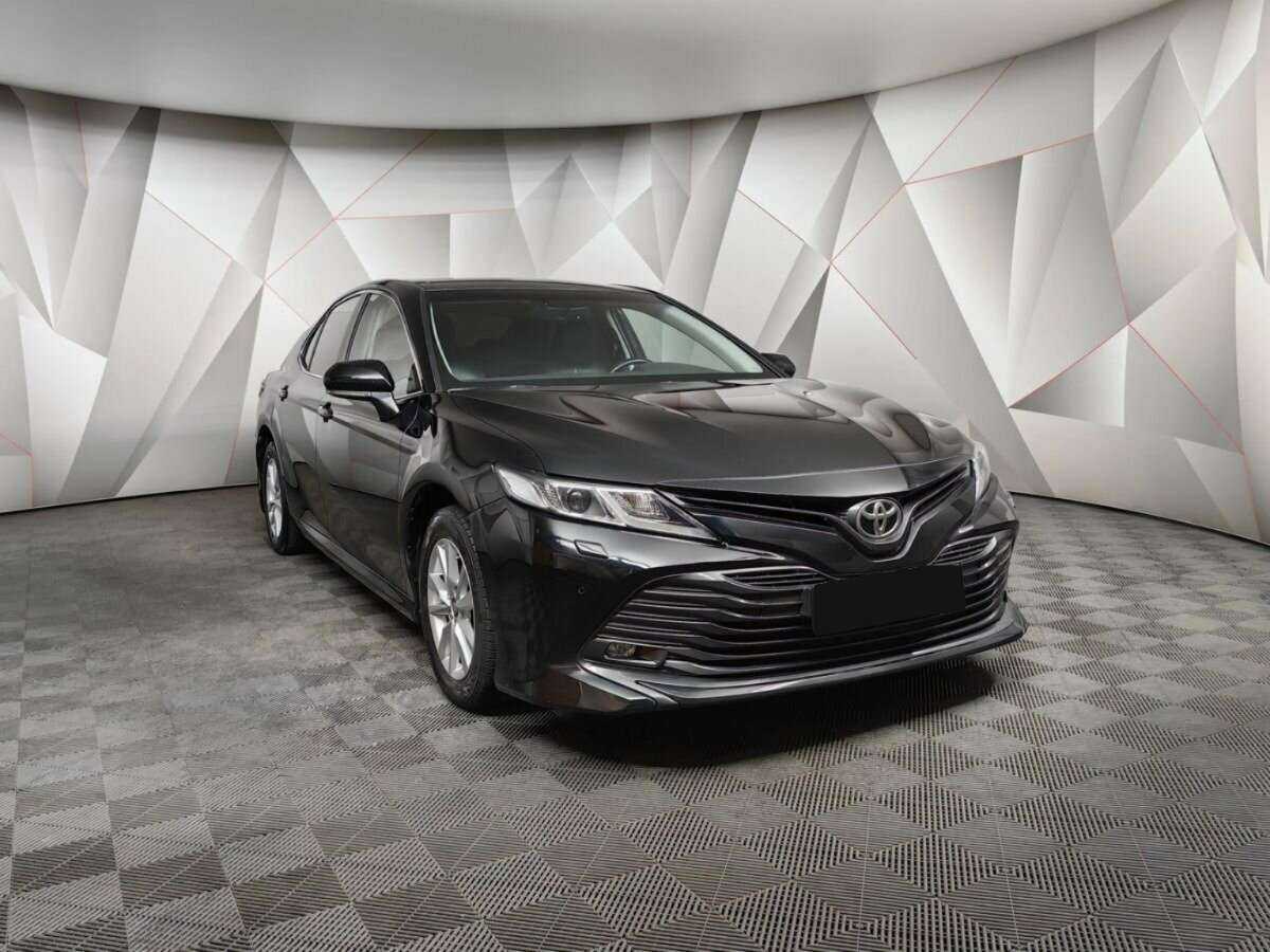 Toyota Camry, 2019 - фото №3