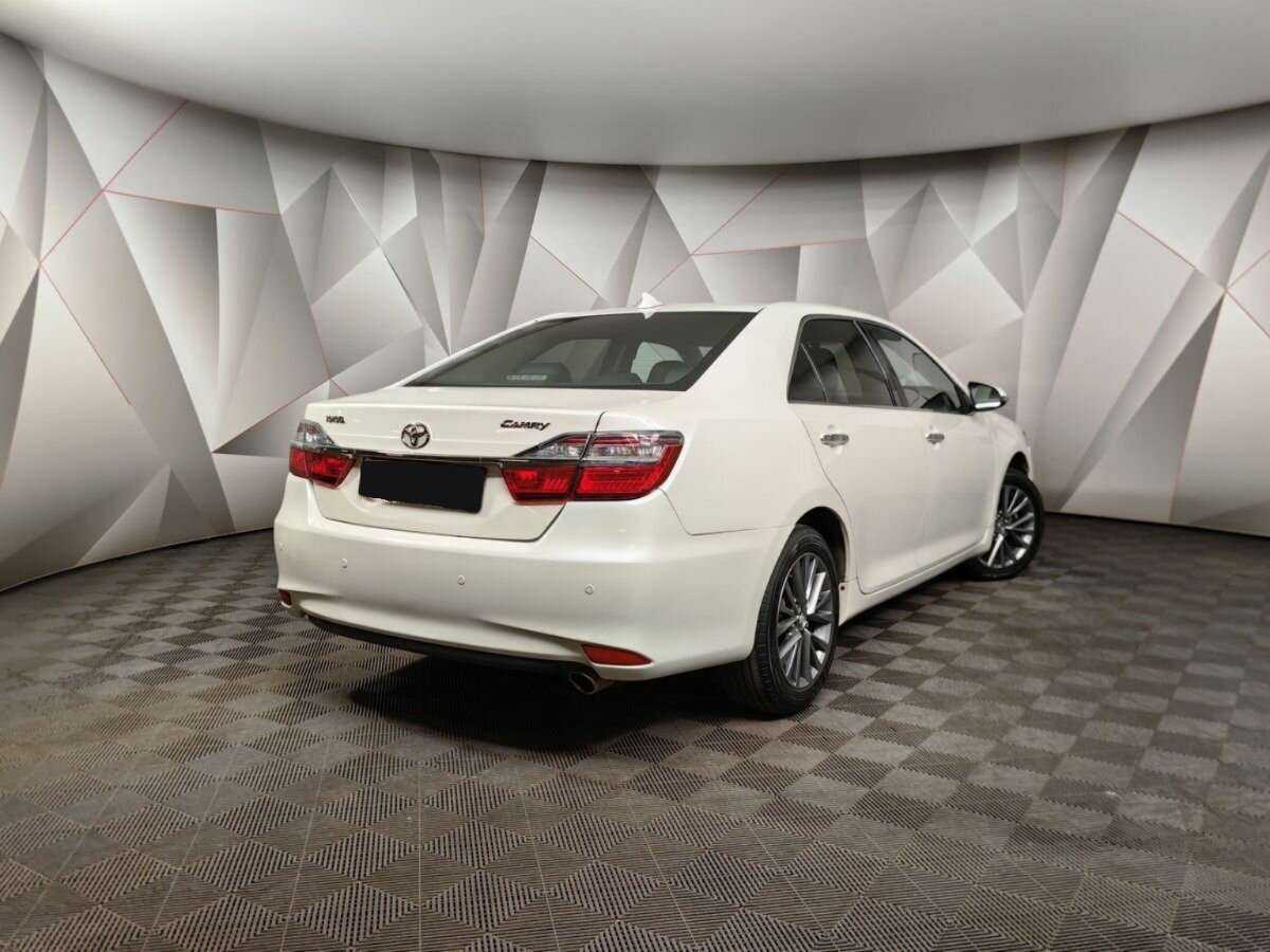 Toyota Camry, 2017 - фото №2