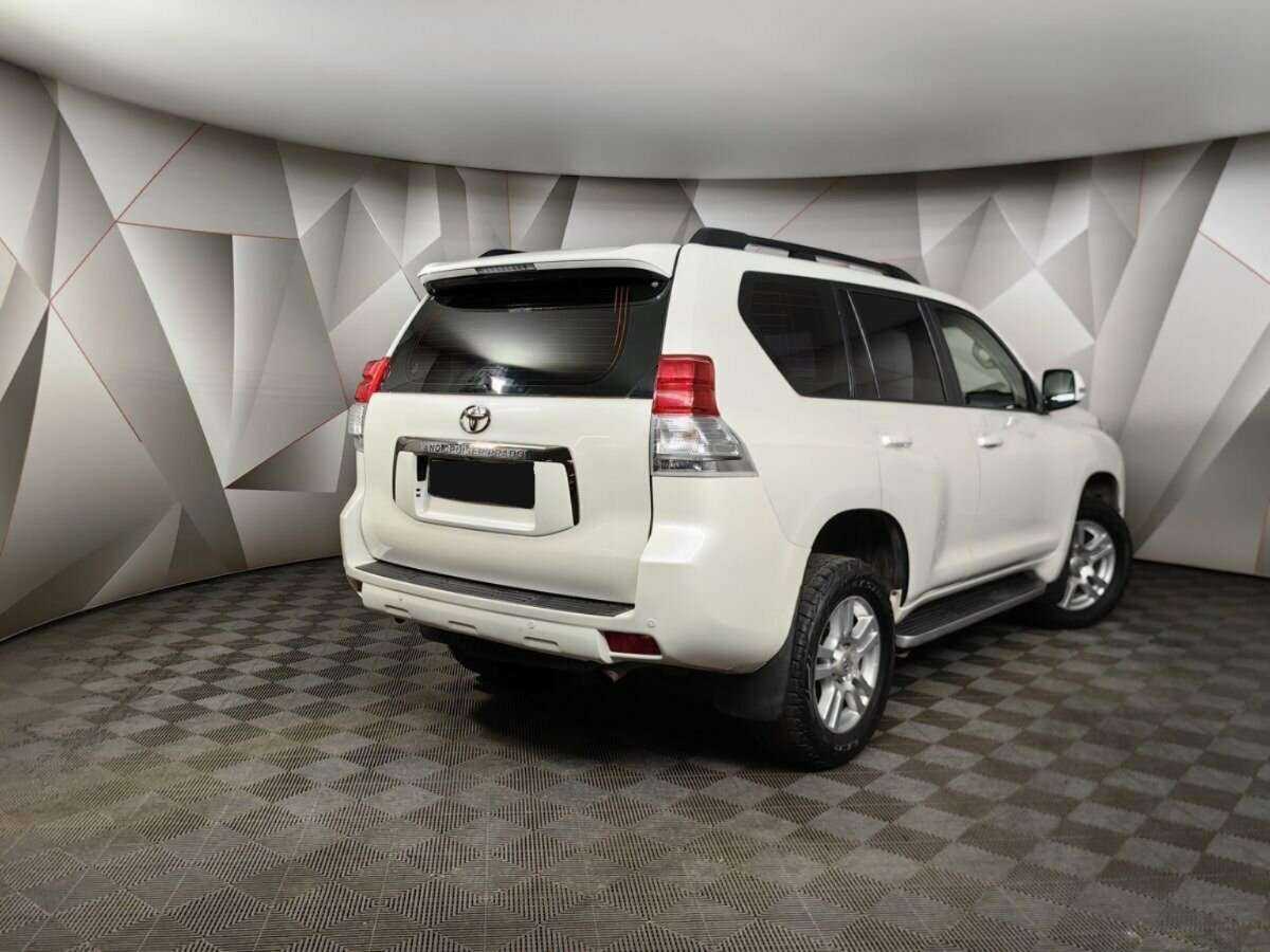 Toyota Land Cruiser Prado, 2012 - фото №2