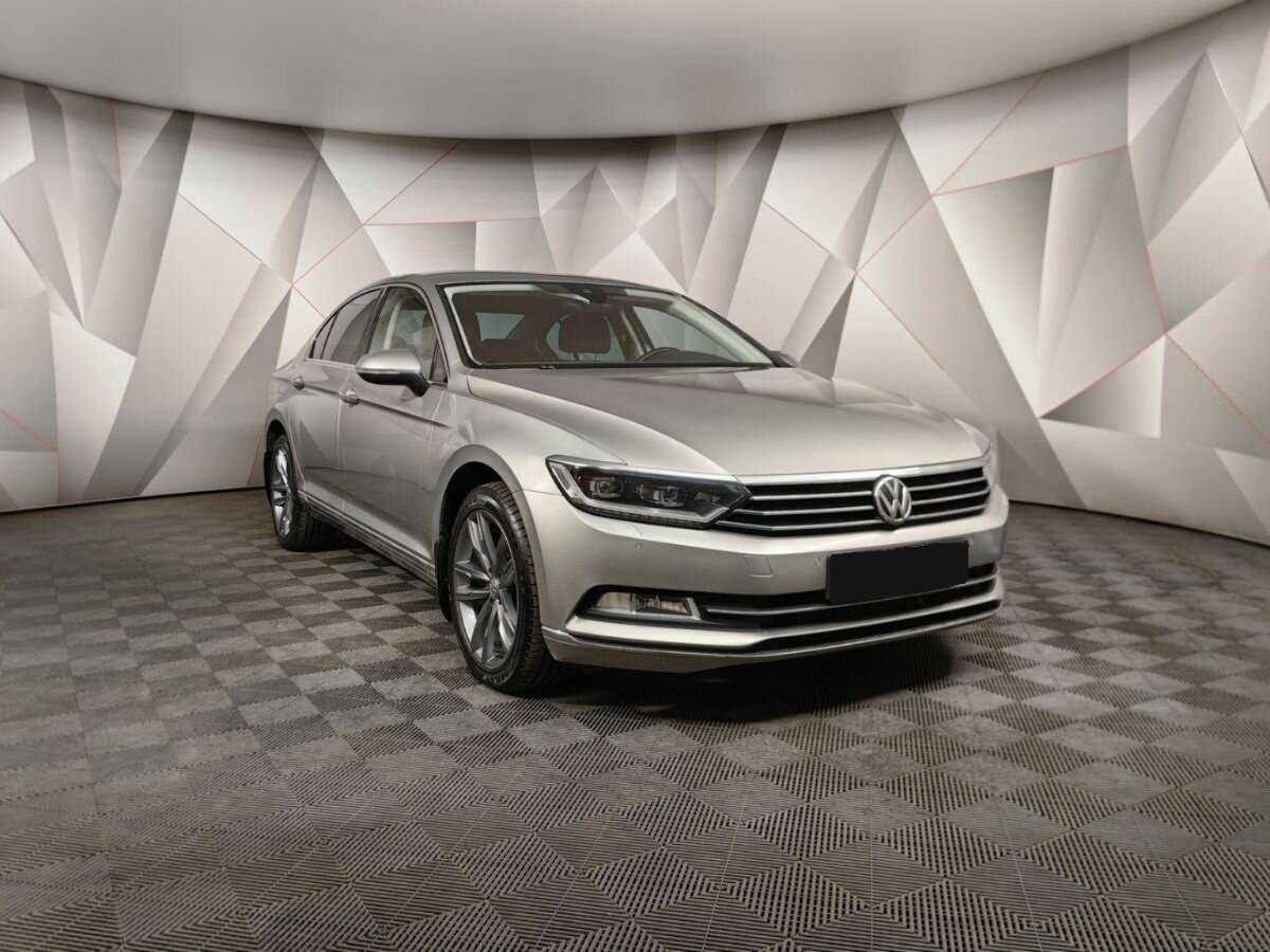 Volkswagen Passat, 2017 - фото №3