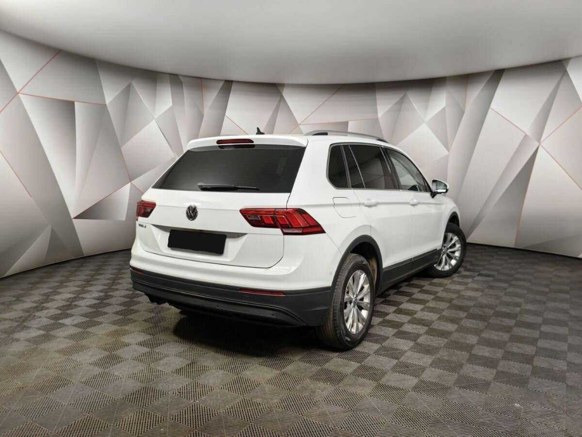 Volkswagen Tiguan, 2018 - фото №2