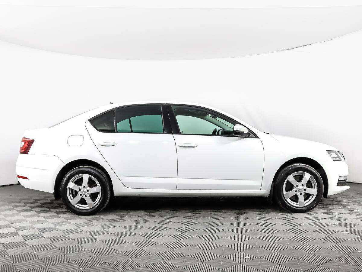 Skoda Octavia, 2018 - фото №4