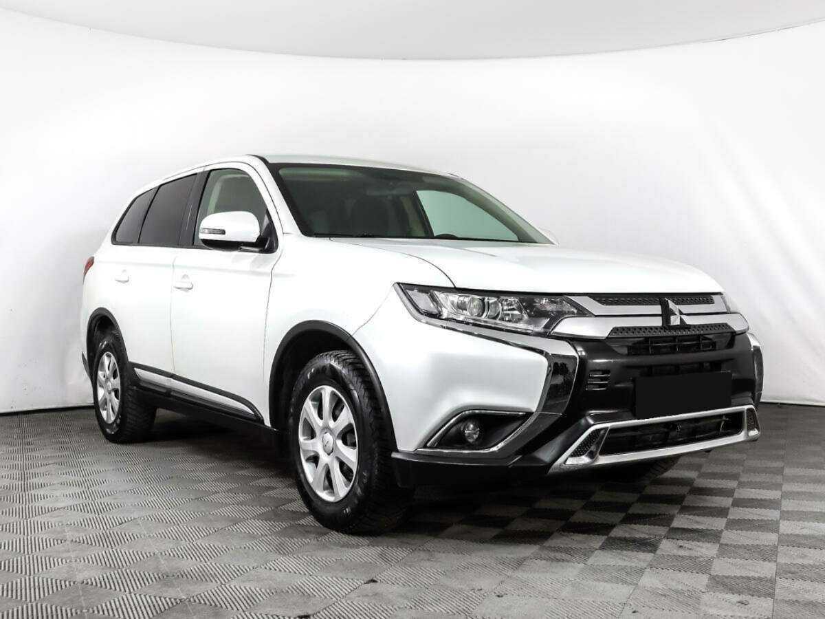 Mitsubishi Outlander, 2018 - фото №3