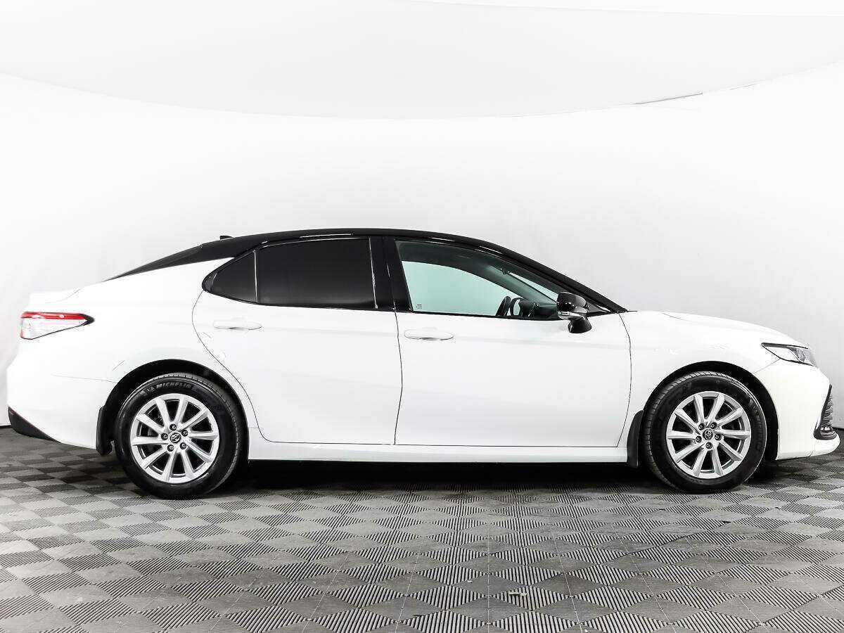Toyota Camry, 2021 - фото №4