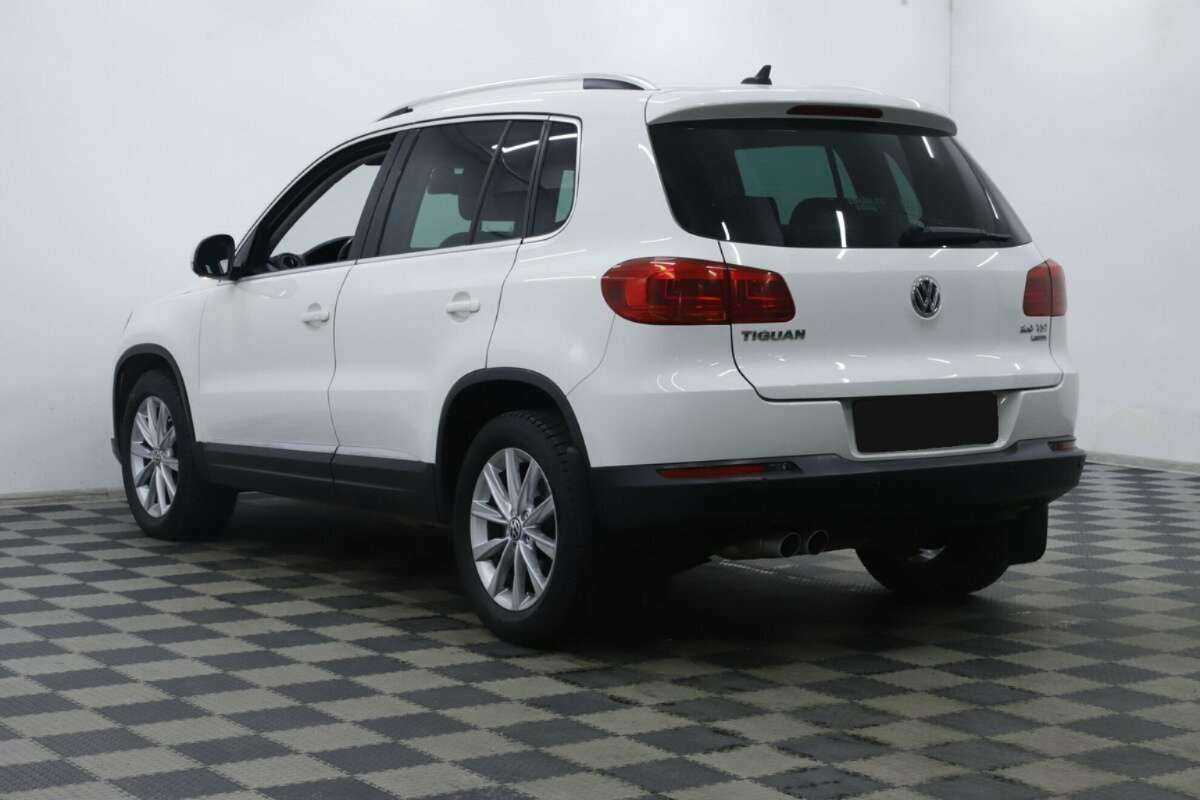 Volkswagen Tiguan, 2015 - фото №2