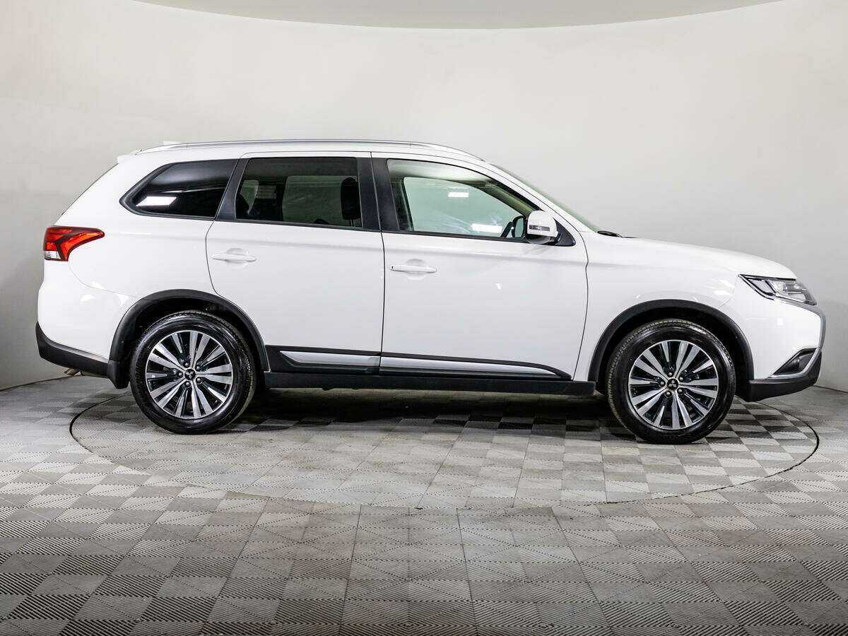 Mitsubishi Outlander, 2021 - фото №4