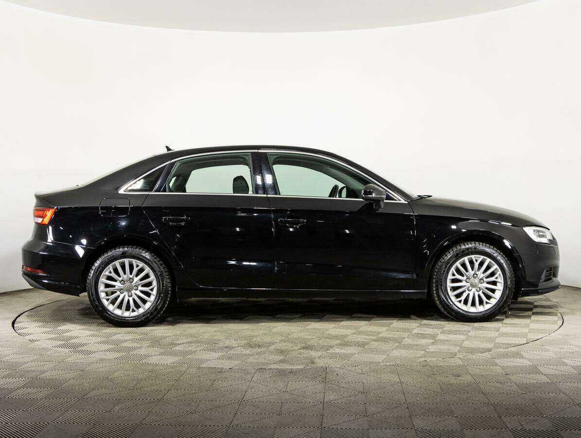 Audi A3, 2018 - фото №4