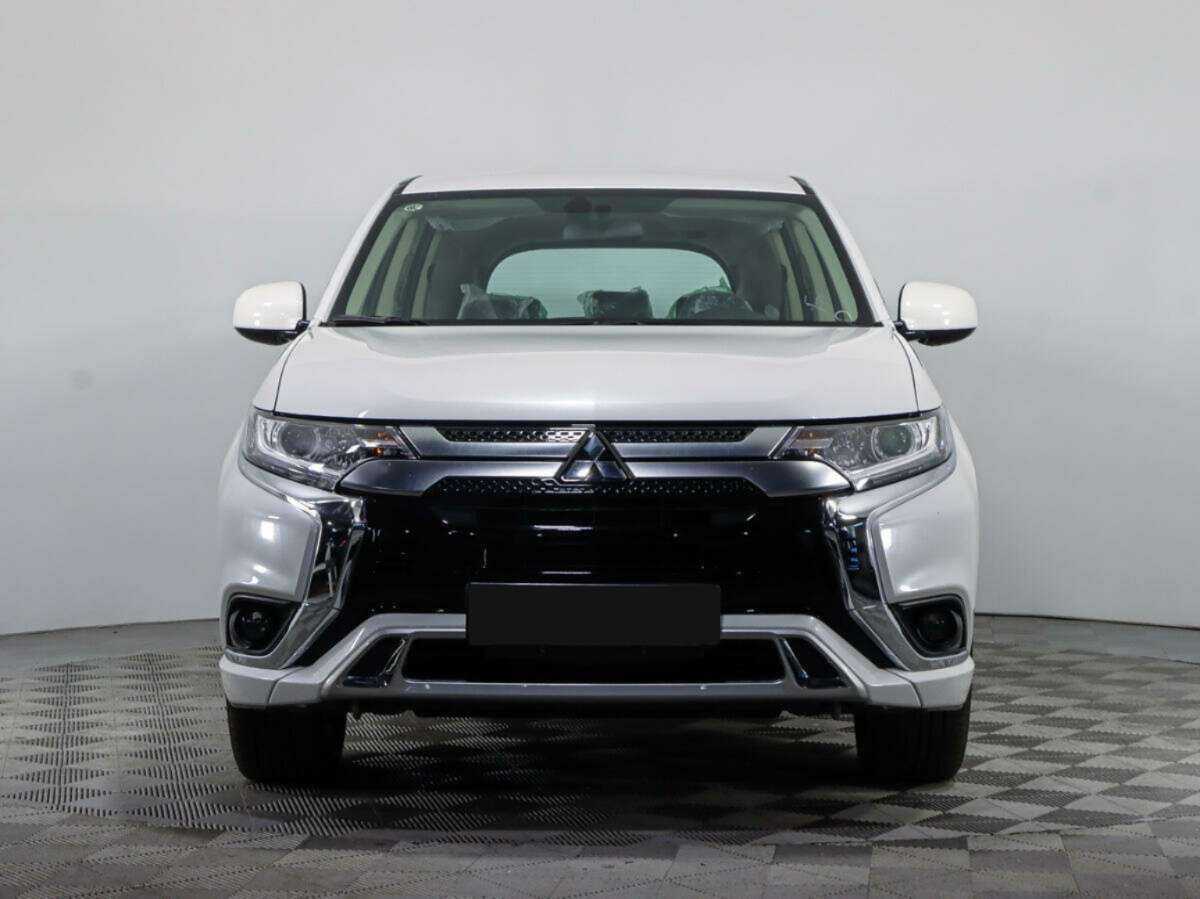 Mitsubishi Outlander, 2022 - фото №2