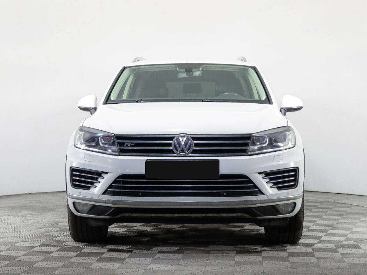 Volkswagen Touareg, 2016 - фото №2
