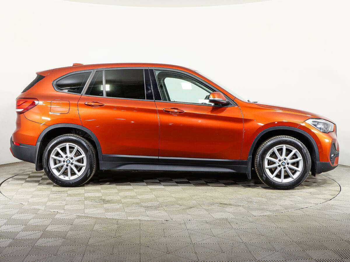 BMW X1 18i sDrive, 2020 - фото №4