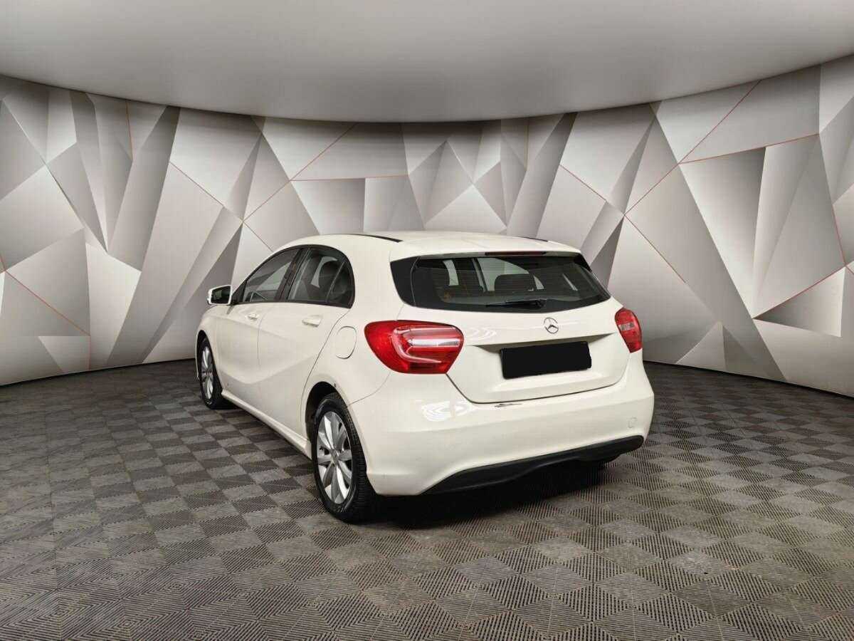 Mercedes-Benz A-Класс 180, 2014 - фото №4
