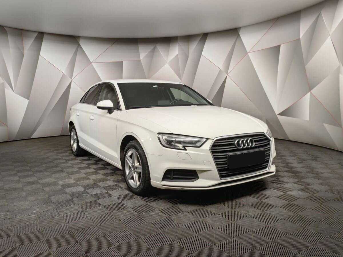 Audi A3, 2019 - фото №3
