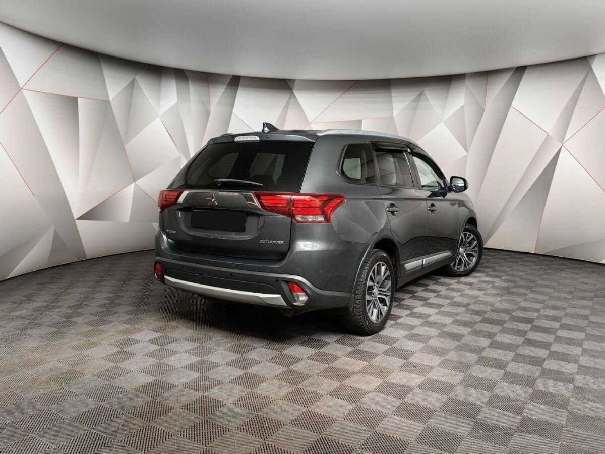 Mitsubishi Outlander, 2017 - фото №2