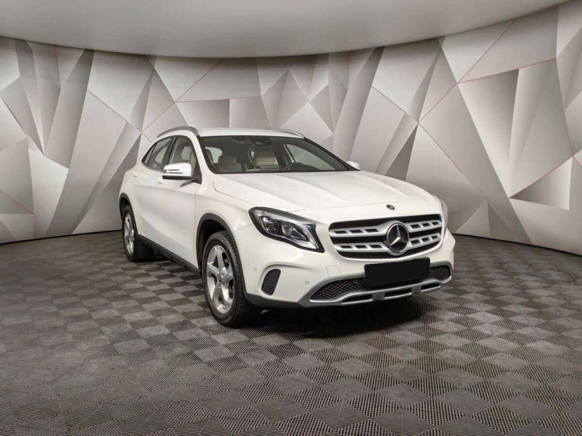 Mercedes-Benz GLA 200, 2019 - фото №3
