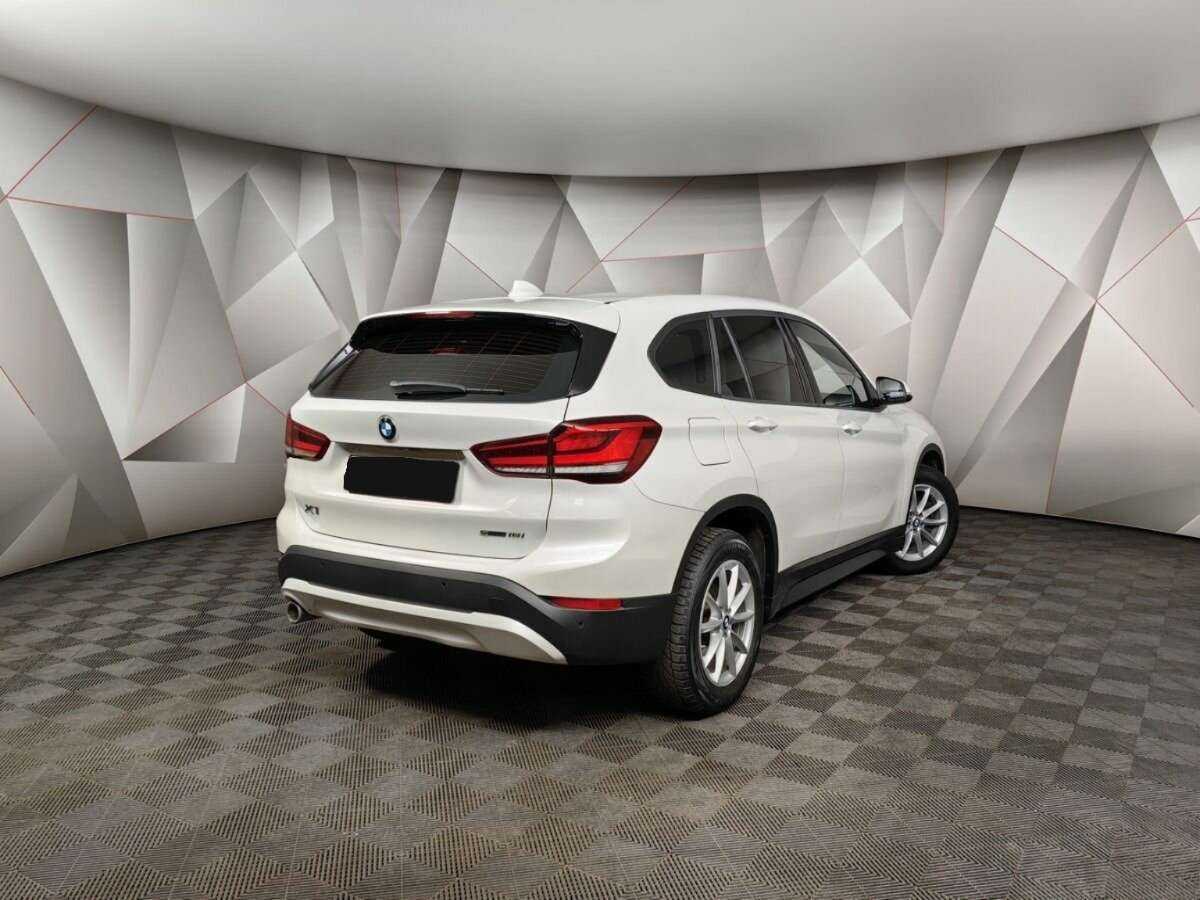 BMW X1 18i sDrive, 2020 - фото №2