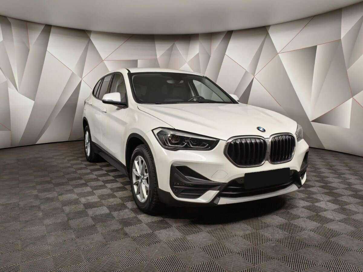 BMW X1 18i sDrive, 2020 - фото №3