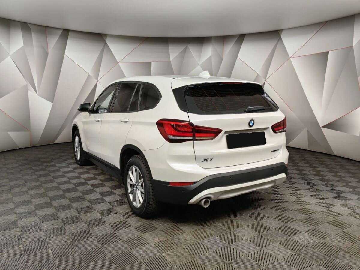 BMW X1 18i sDrive, 2020 - фото №4