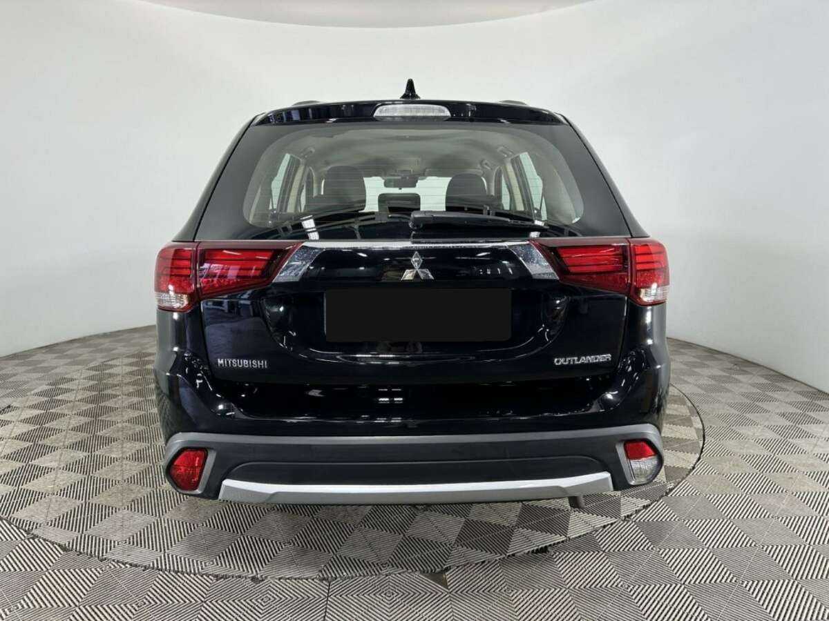 Mitsubishi Outlander, 2017 - фото №3