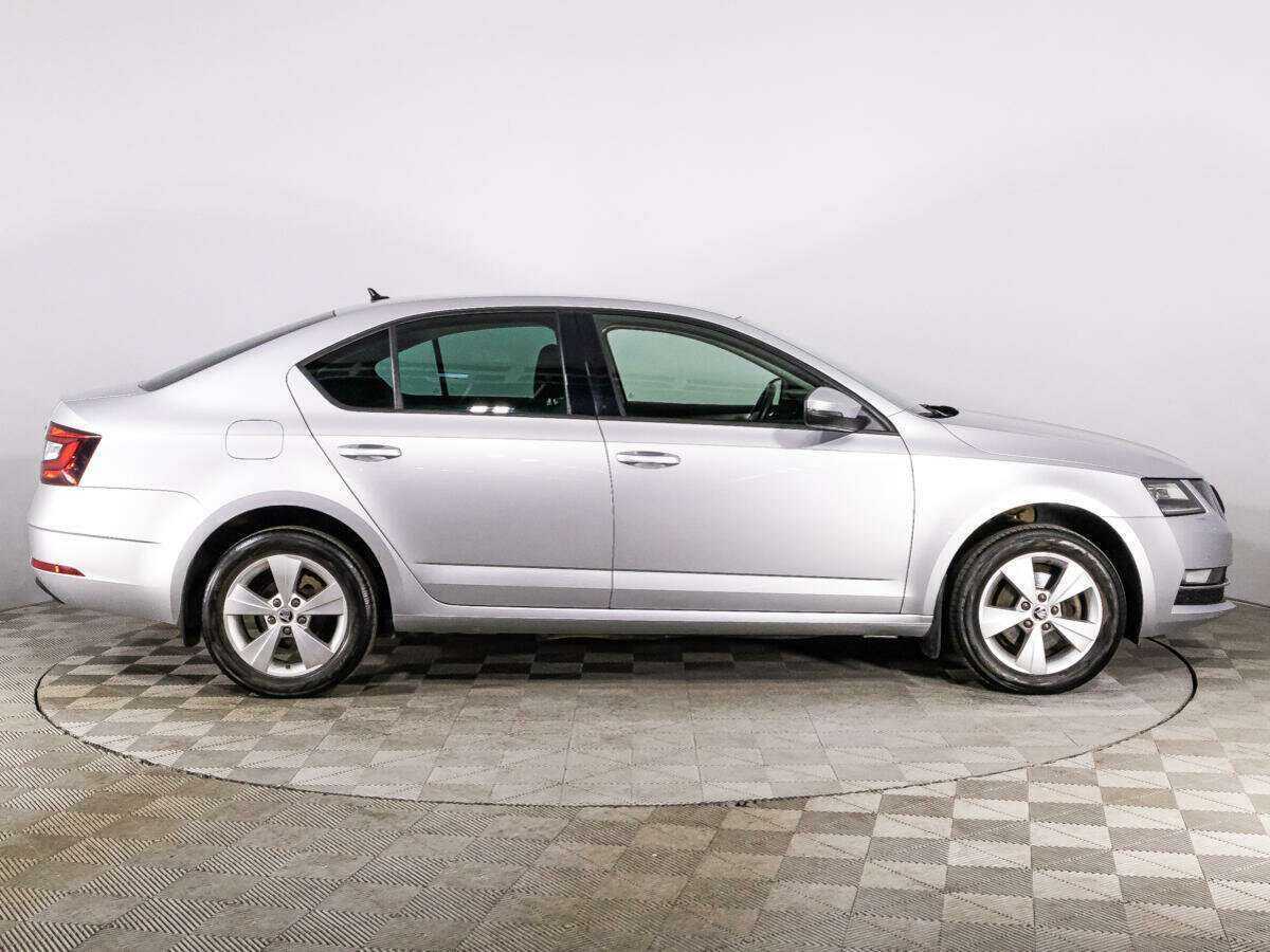 Skoda Octavia, 2018 - фото №4