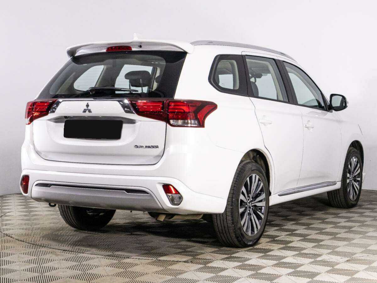 Mitsubishi Outlander, 2022 - фото №4