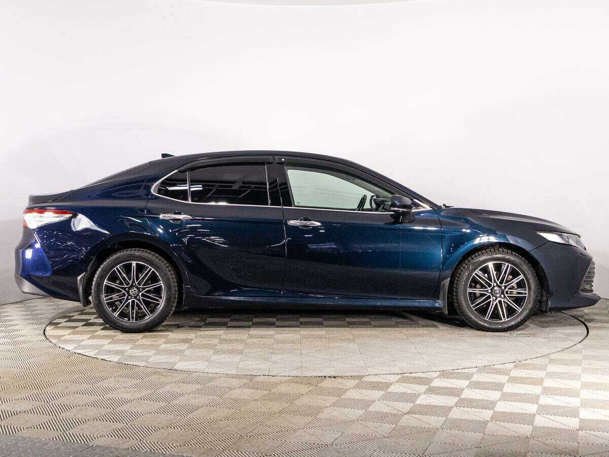 Toyota Camry, 2018 - фото №4