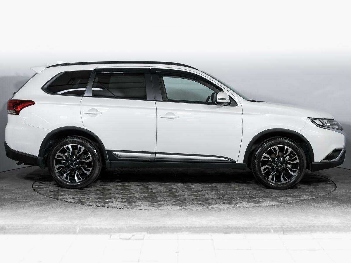 Mitsubishi Outlander, 2021 - фото №4
