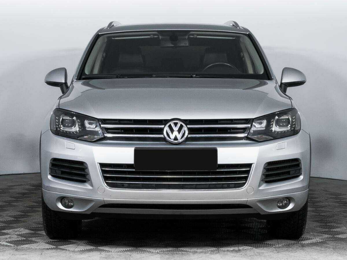 Volkswagen Touareg, 2012 - фото №2