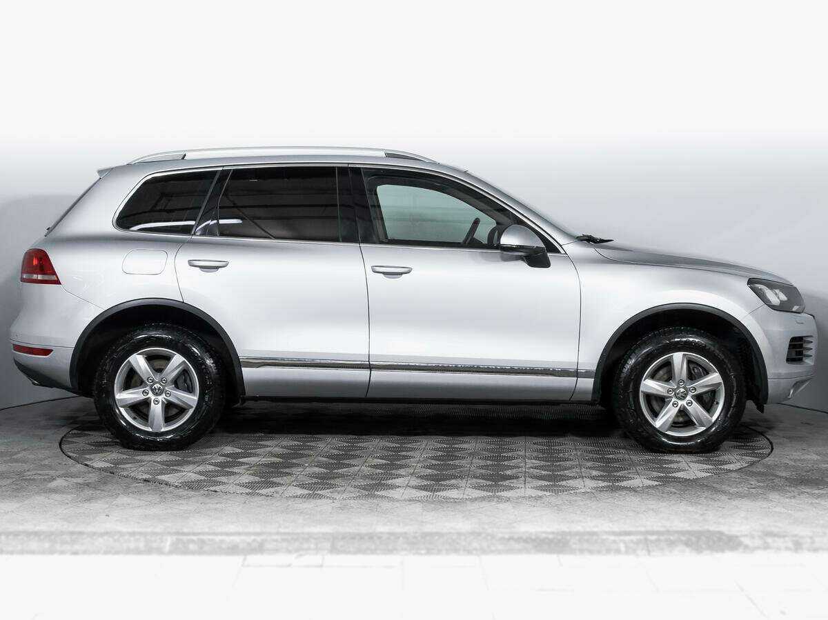 Volkswagen Touareg, 2012 - фото №4