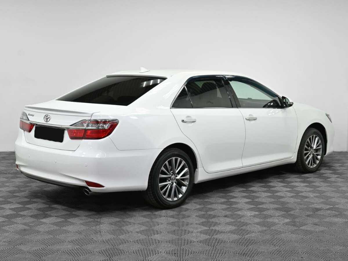 Toyota Camry, 2017 - фото №2