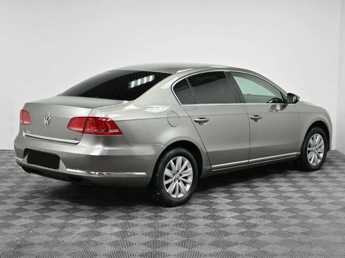 Volkswagen Passat, 2014 - фото №2